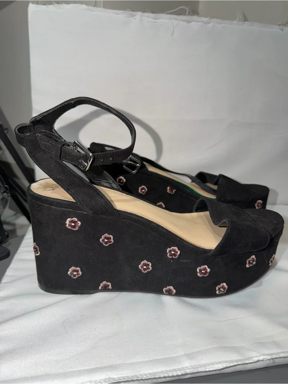 Nine West Shoes Keely Black Suede Platform Wedge Sandals Embroidered Floral 9.5